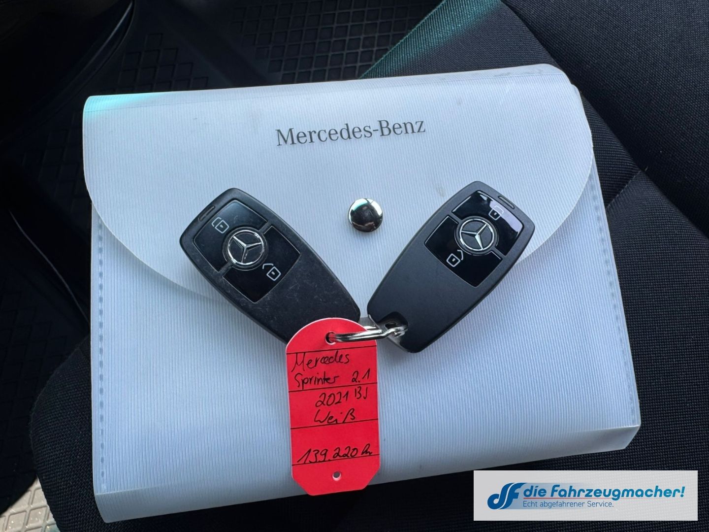 Fahrzeugabbildung Mercedes-Benz Sprinter MAXI MIXTO 314CDI Kamera AHK Navi Apple