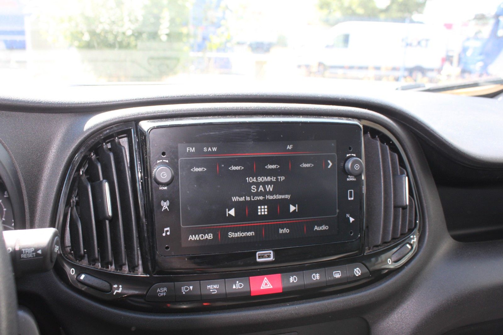 Fahrzeugabbildung Fiat Doblò SX Klima/Navi/Sitzheizung
