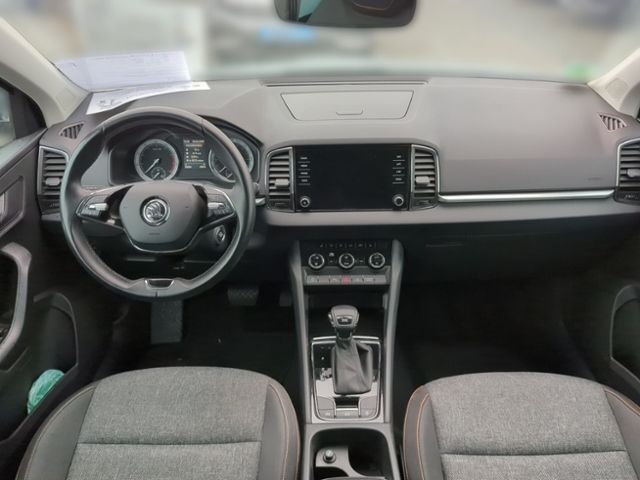 Fahrzeugabbildung SKODA Karoq 1.5 TSI DSG Clever AHK NAV FRONTSCHEIBENHZ