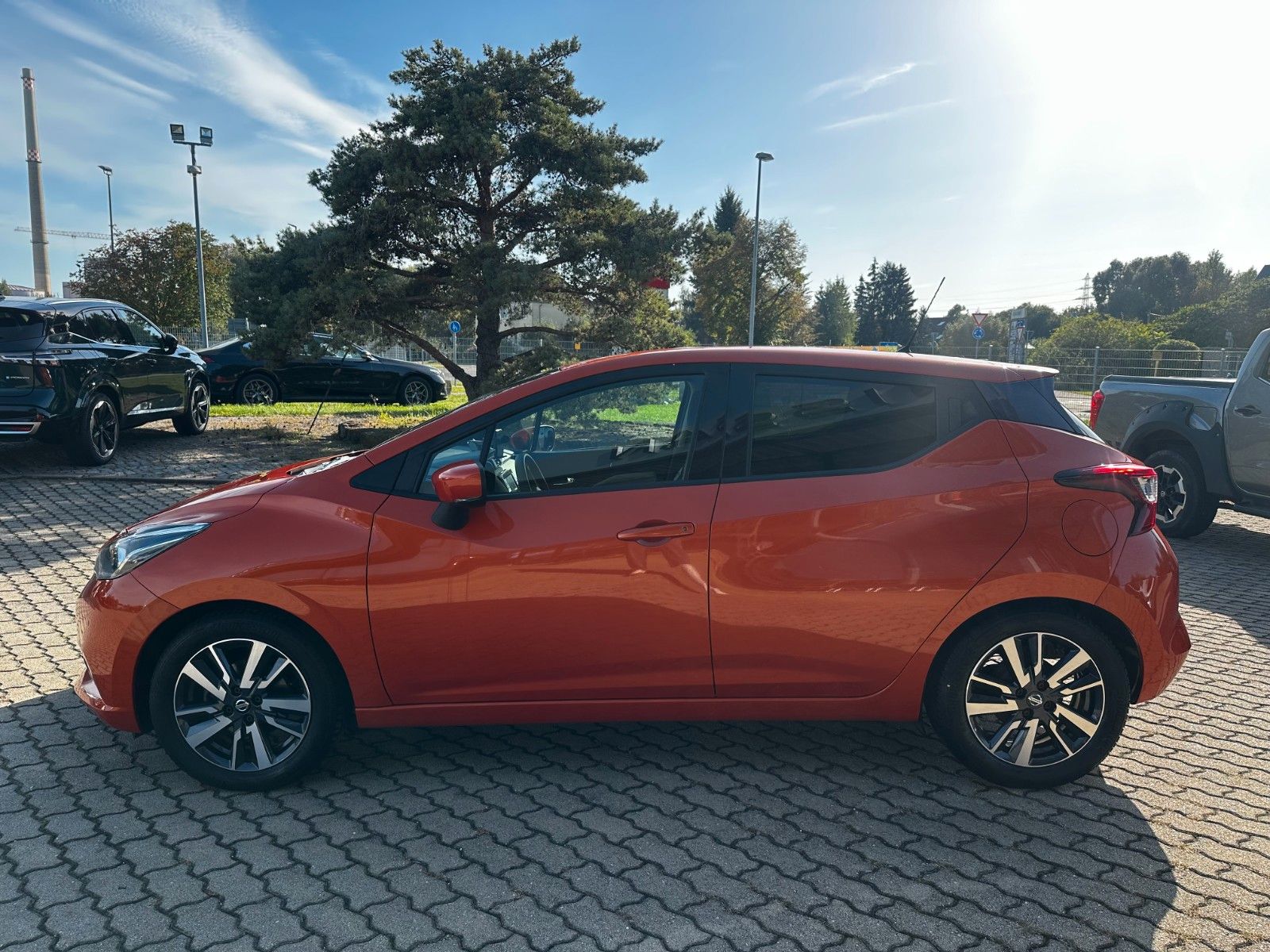 Fahrzeugabbildung Nissan Micra 1. Hand,  Alufelgen, Klima, Sitzhzg.,