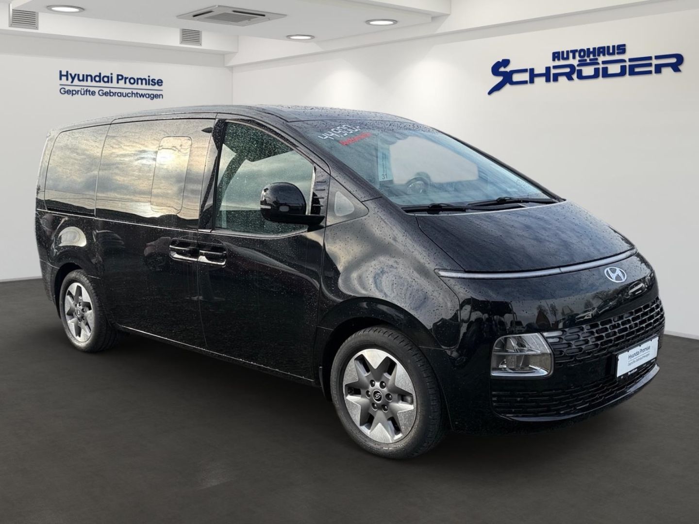 Fahrzeugabbildung Hyundai STARIA 2.2 CRdi 4WD Prime 9-Sitzer Allrad Leder