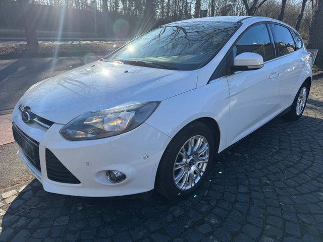 Ford Focus Lim. Titanium*ST LINE KEYLES*TOP GEPFLEGT*