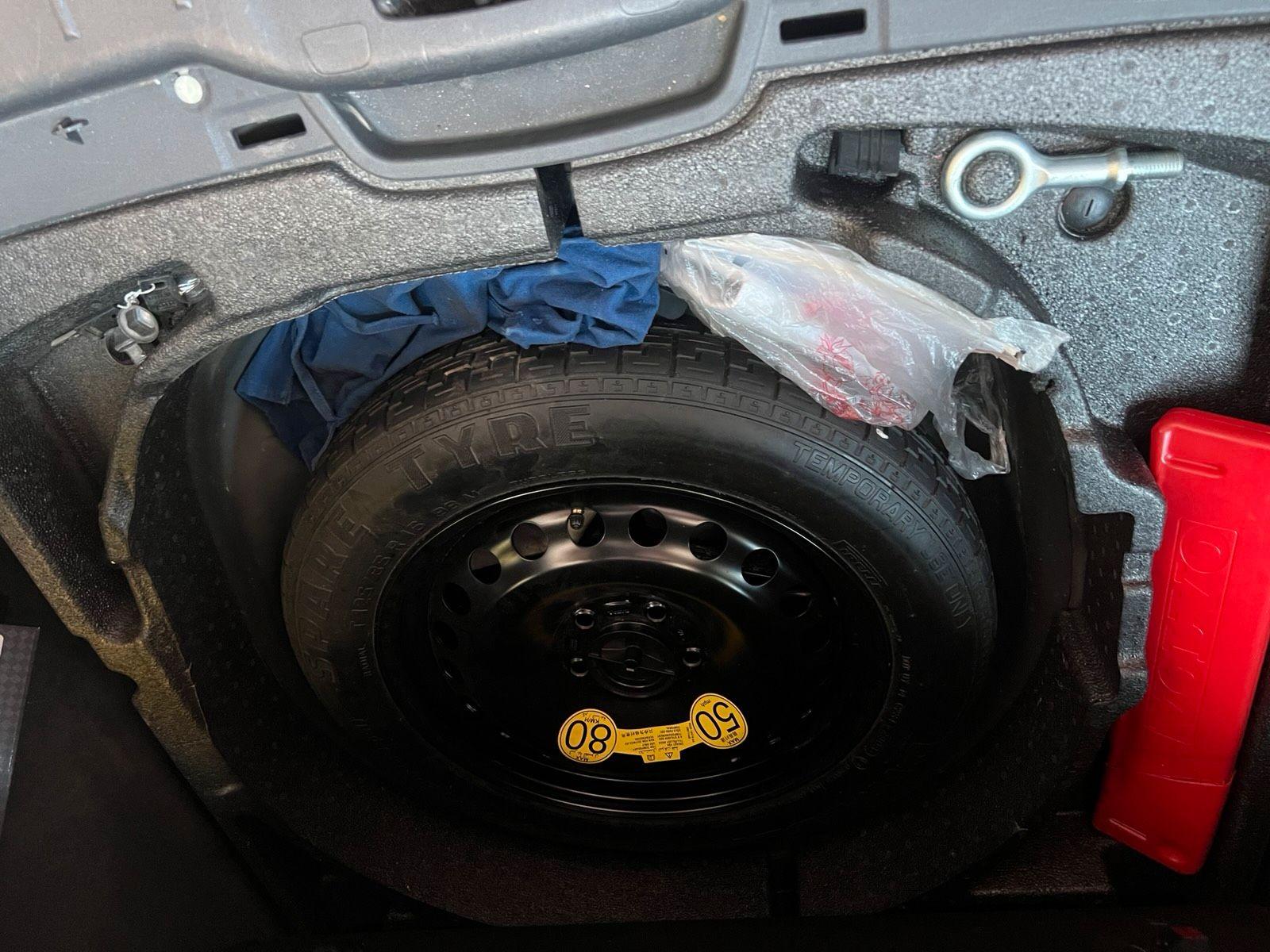 Volvo V50 2011 — photo 12