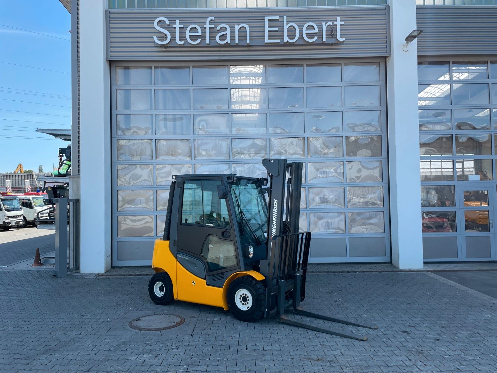 Fahrzeugabbildung Jungheinrich DFG 425s / Duplex: 3,5m / nur 356h /  SS