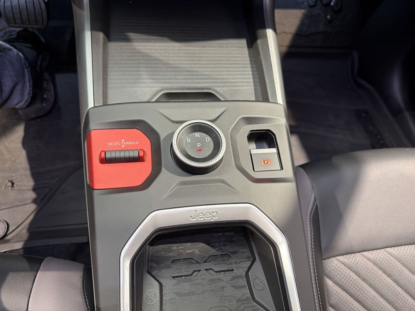 Fahrzeugabbildung Jeep Compass BEV MY26 FIRST EDITION PANO VOLL