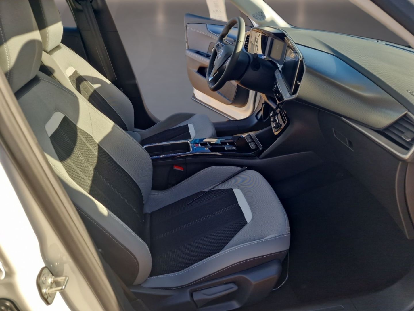 Fahrzeugabbildung Opel Mokka e Elegance Digitales Cockpit LED  Klimaaut