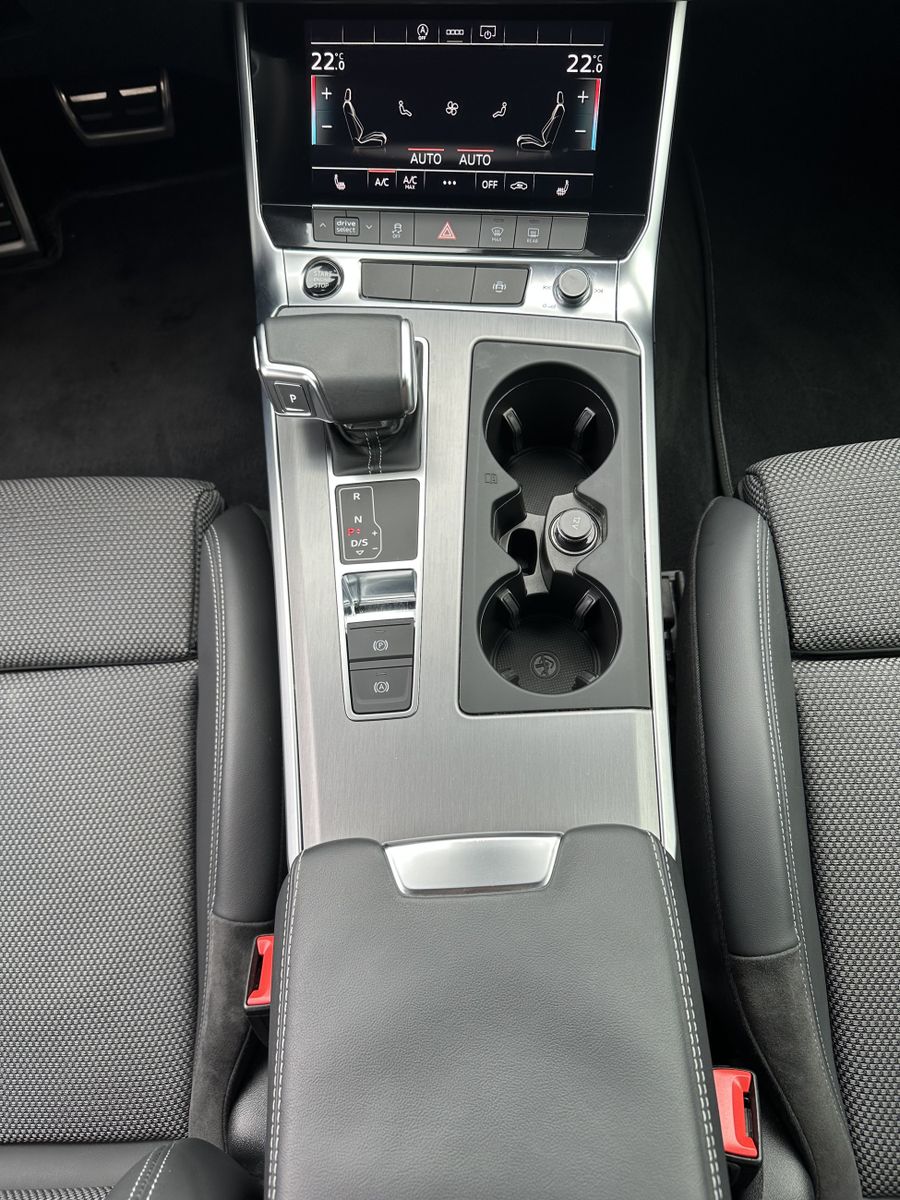 Fahrzeugabbildung Audi A6 Avant 40 TDI S-Line NAV+LED+AHK+CARPLAY+20ZO