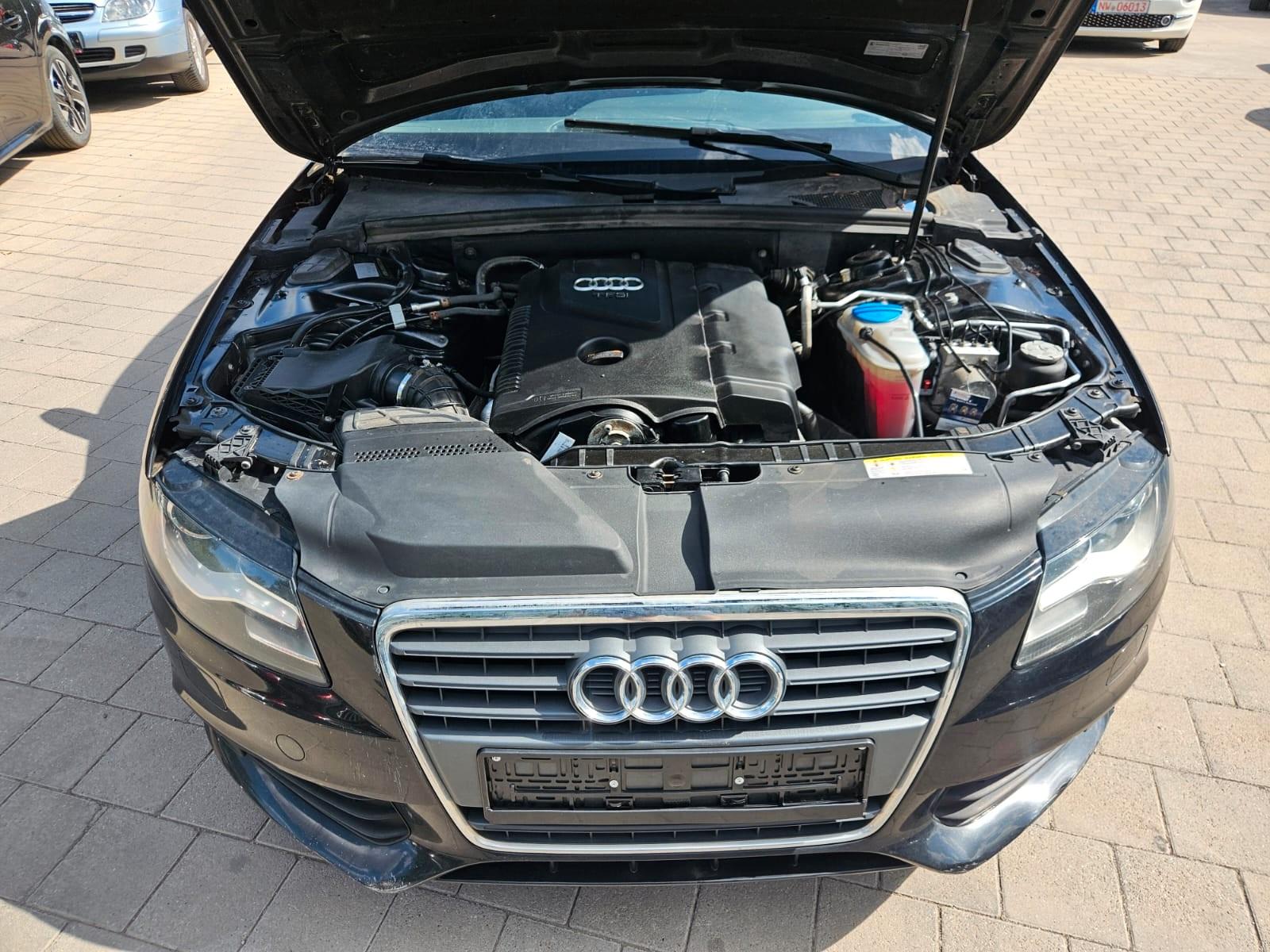 Audi A4 2011 — photo 18