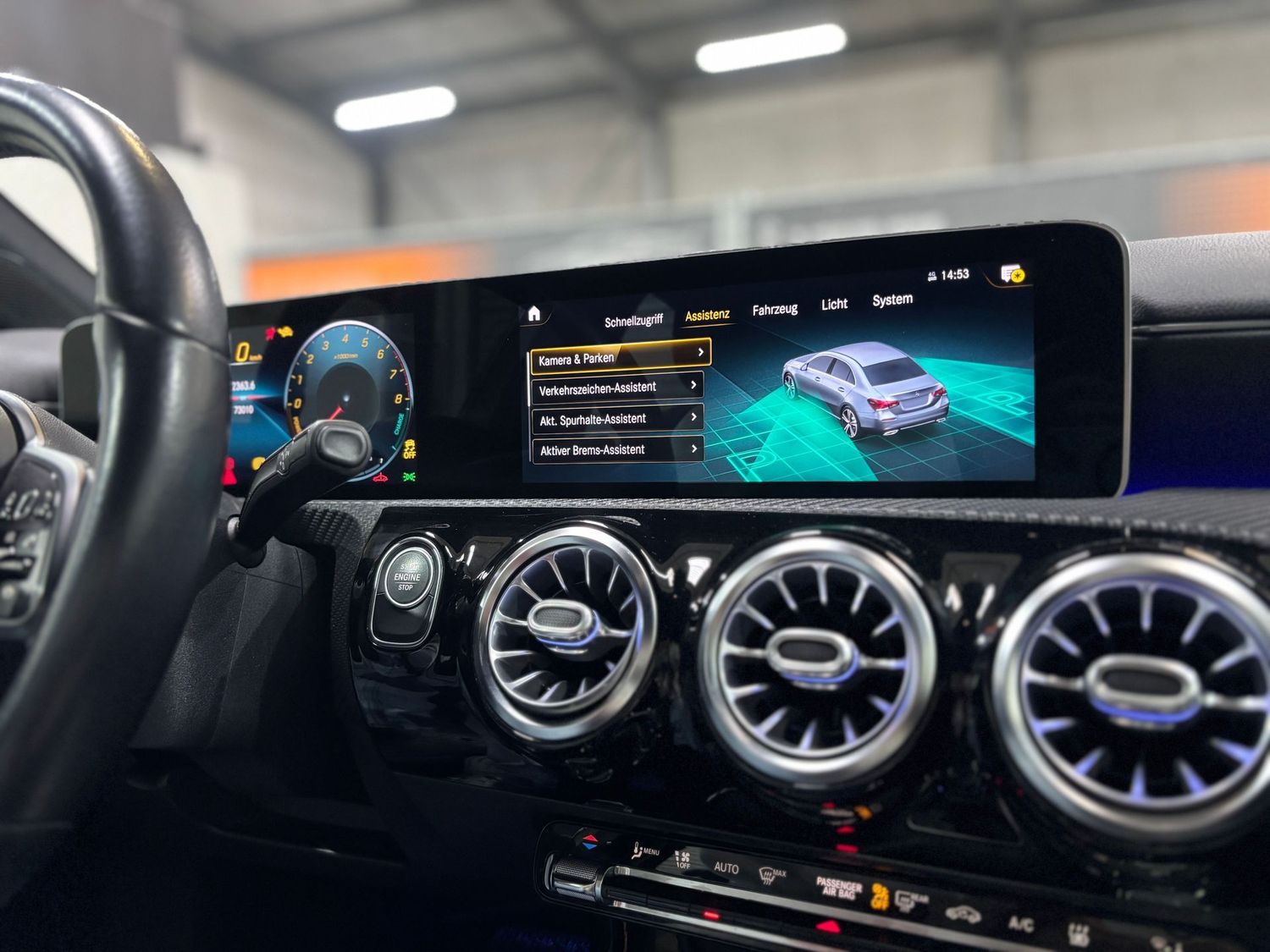 Fahrzeugabbildung Mercedes-Benz A 250 e Style Limousine AMG Felge#LED#Distr#MBUX