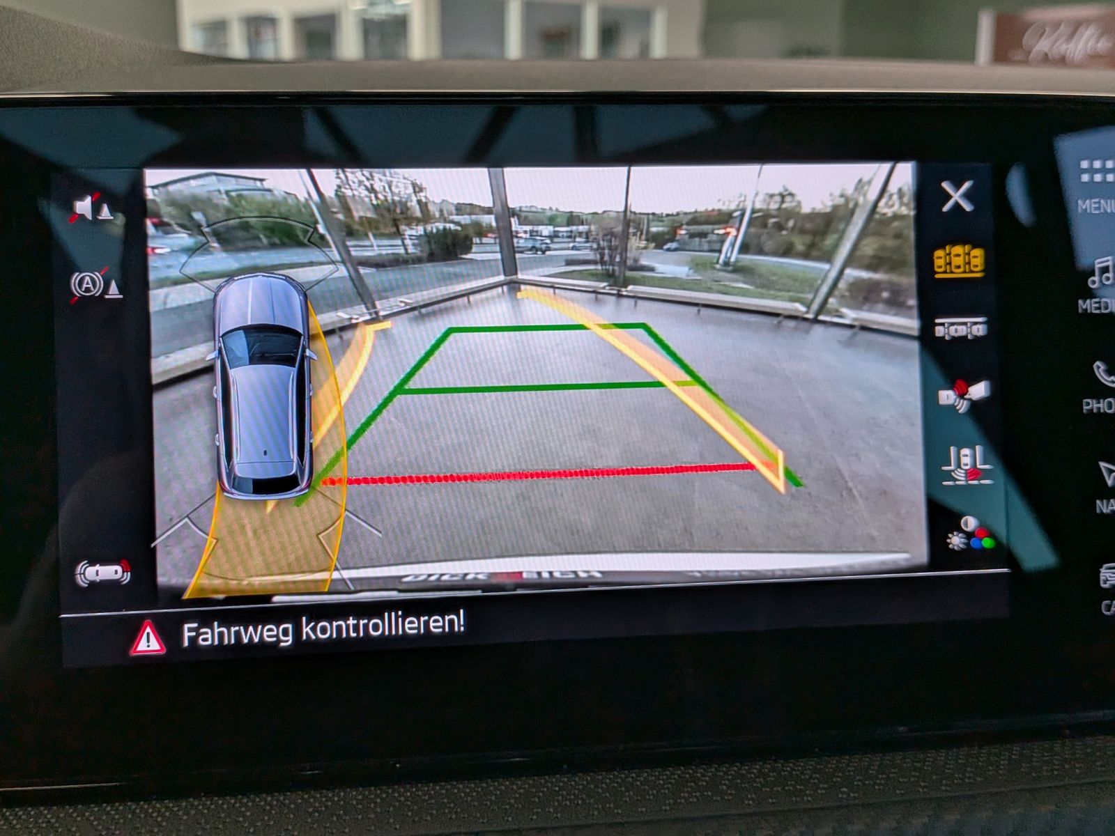 Fahrzeugabbildung SKODA Kamiq 1.5 TSI DSG Monte Carlo Pano Matrix 5J.GAR