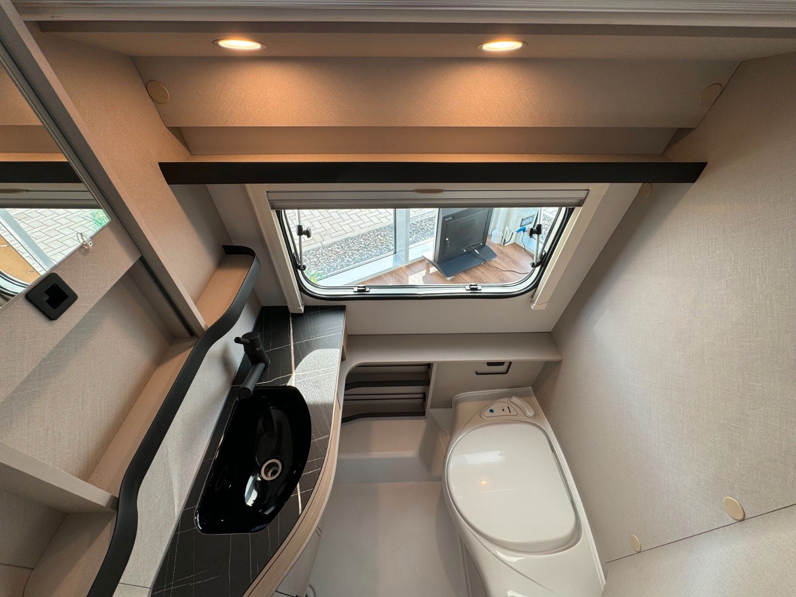 Fahrzeugabbildung HYMER / ERIBA / HYMERCAR Eriba Touring 530  - 9.619€ SPAREN