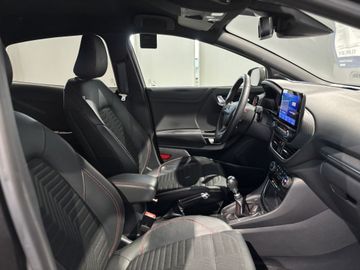 Fotografie des Ford Puma 1.0 EcoBoost Hybrid ST-LINE X