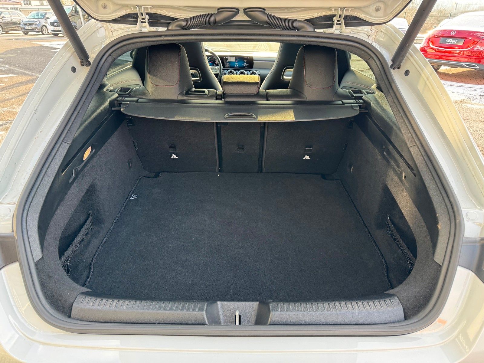 Fahrzeugabbildung Mercedes-Benz CLA 250 4M SB AMG+Pano+AHK+Memory+360+Night