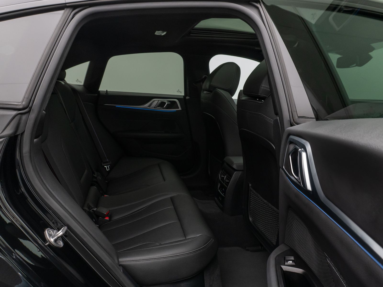 Fahrzeugabbildung BMW i4 eD40 Gran Coupé M Sport Glasdach Kamera HiFi