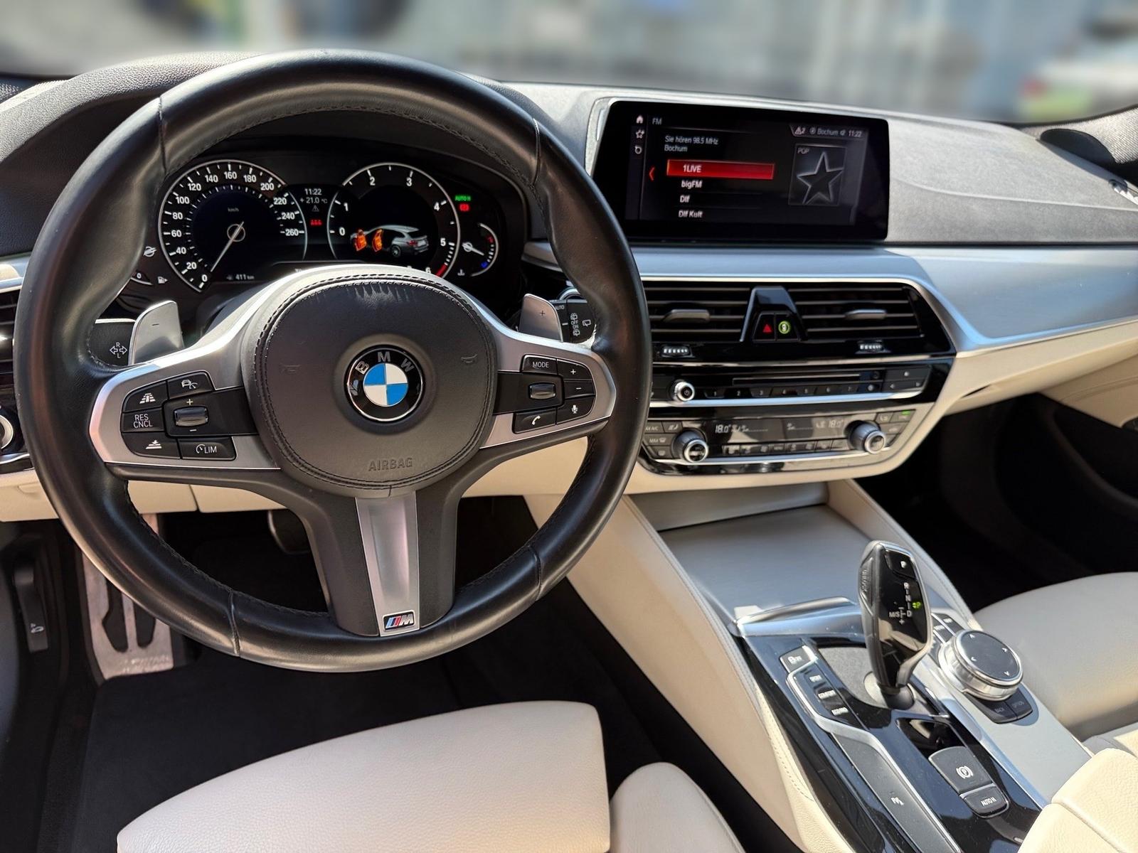 BMW 520d M SPORTPAKET+PANORAMA+AHK+MASSAGE+NIGHT VIS