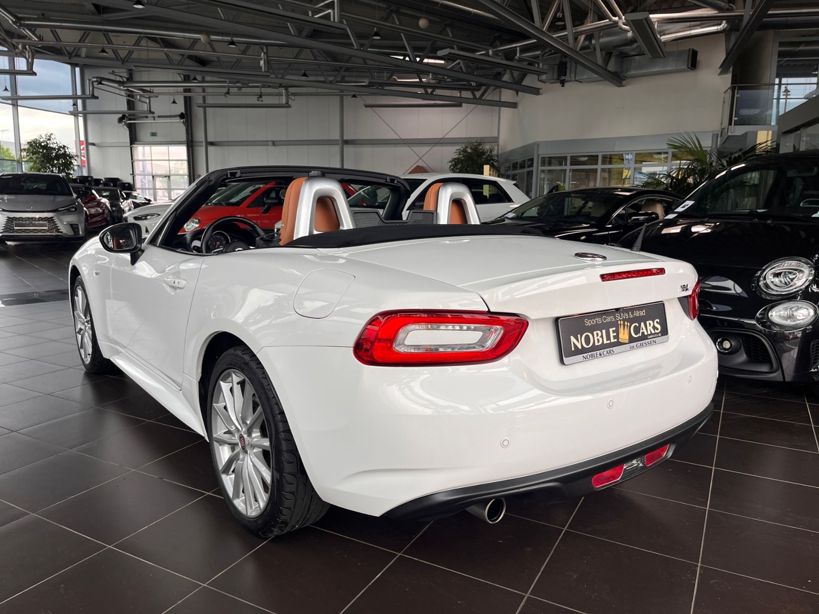 Fahrzeugabbildung Fiat 124 Spider Lusso KLIMA LED NAVI ALU