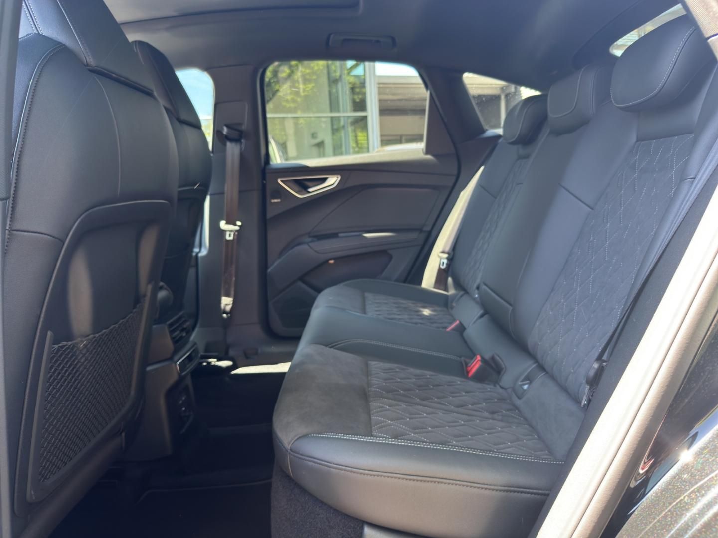 Fahrzeugabbildung Audi Q4 Sportback e-tron 50 quattro, S Line, Pano, As