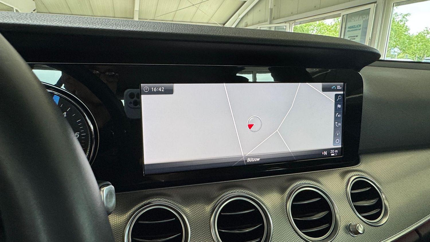 Mercedes-Benz E 220 E 220 d  Avantgarde LED/NAVI/CARPLAY