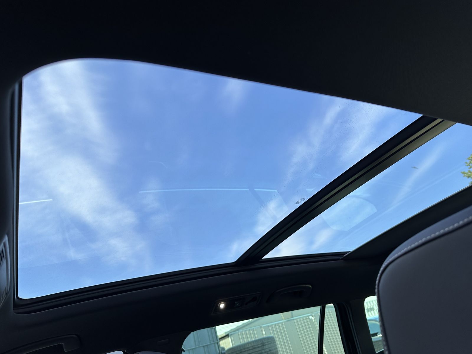 Fahrzeugabbildung Volkswagen Passat Variant 1.4 TSI DSG GTE NAV+LED+PANO+KAM