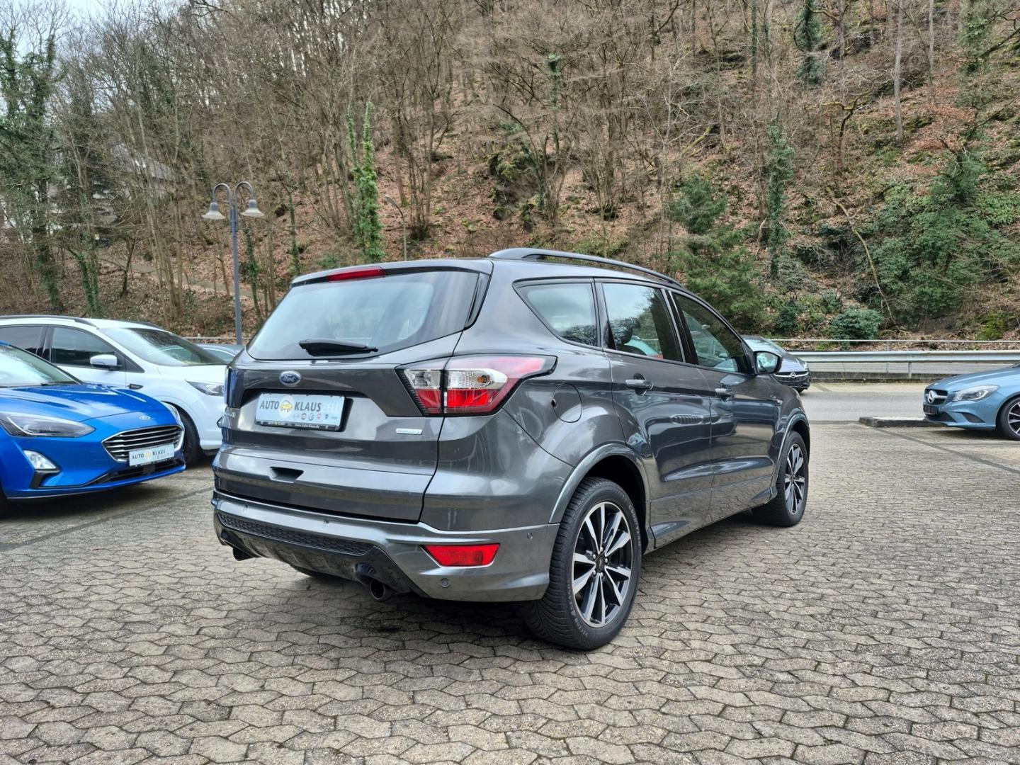 Ford Kuga ST-Line SHZ PDC Tempomat CarPlay Parklenk.