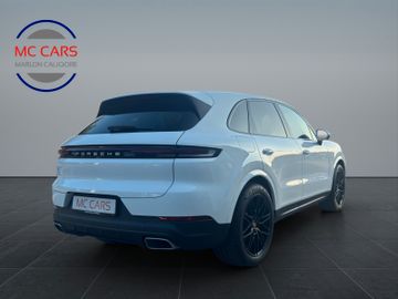 Porsche Cayenne - 4