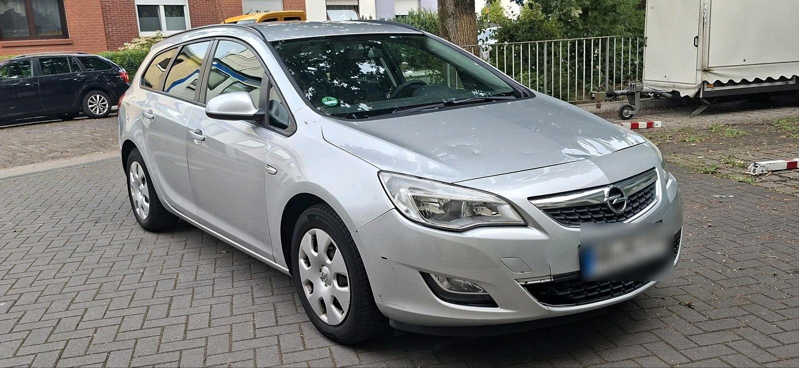 Opel Astra, 2012