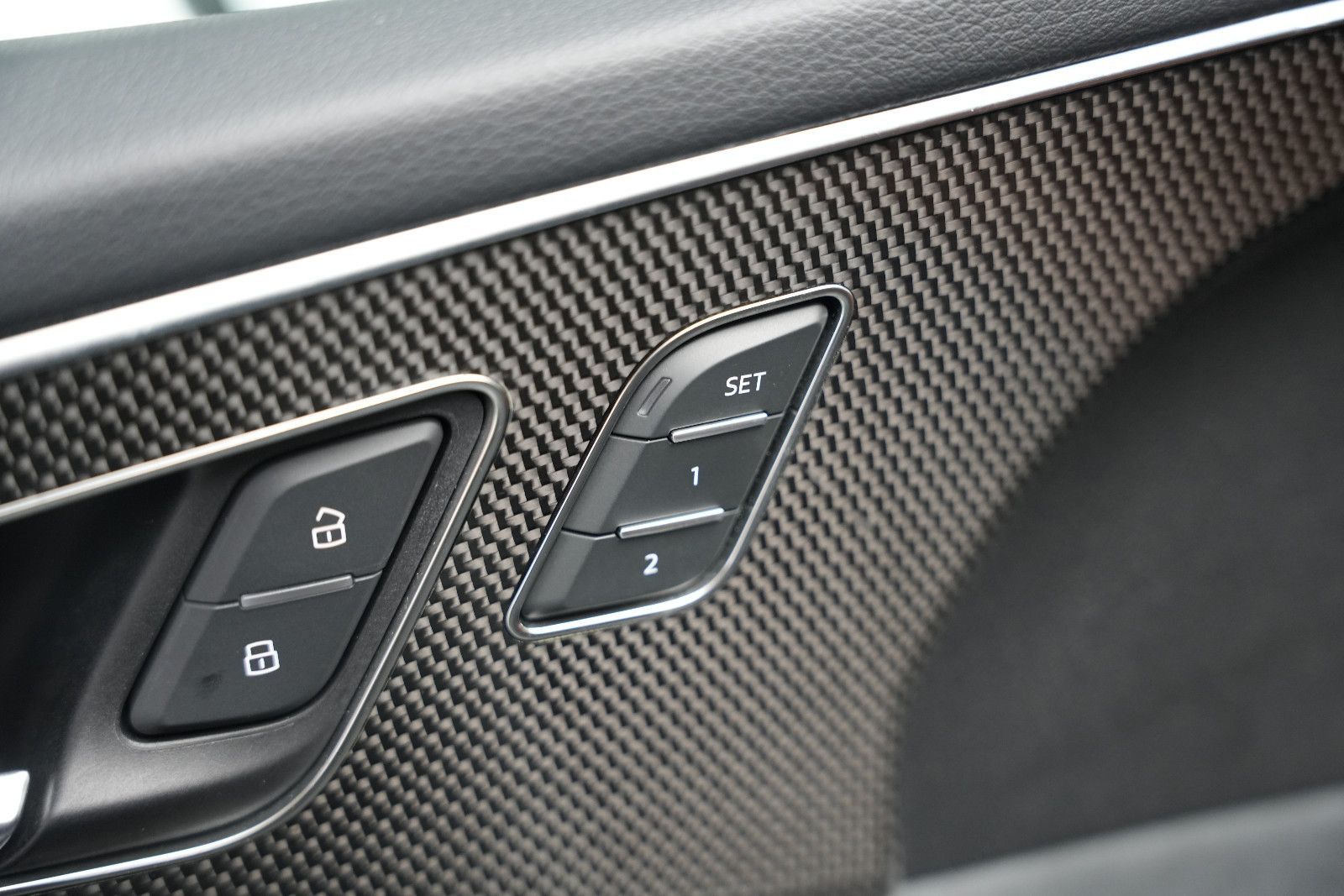 Fahrzeugabbildung Audi SQ8 4.0 TFSI quattro/EXCLUSIVE/ALCANTARA/BLACK
