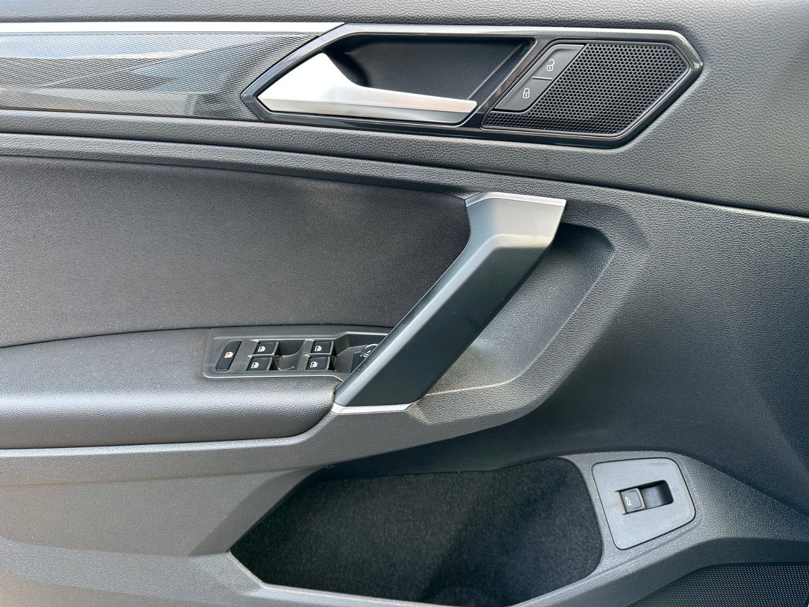 Volkswagen Tiguan 2.0 TDI DSG Highline Pano Ahk Navi Lhz – Bild 16