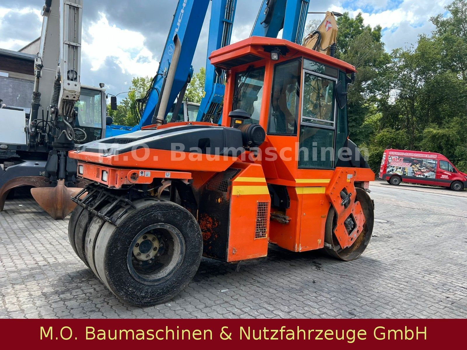 Fahrzeugabbildung Dynapac CC 222 CHF / Kombiwalze / 7.25 t / AC /