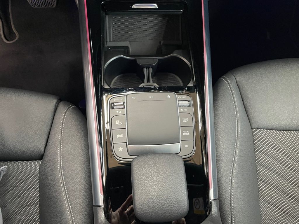 Mercedes-Benz EQA 300 4matic Progressive AMG+MBUX+Progressive foto 16