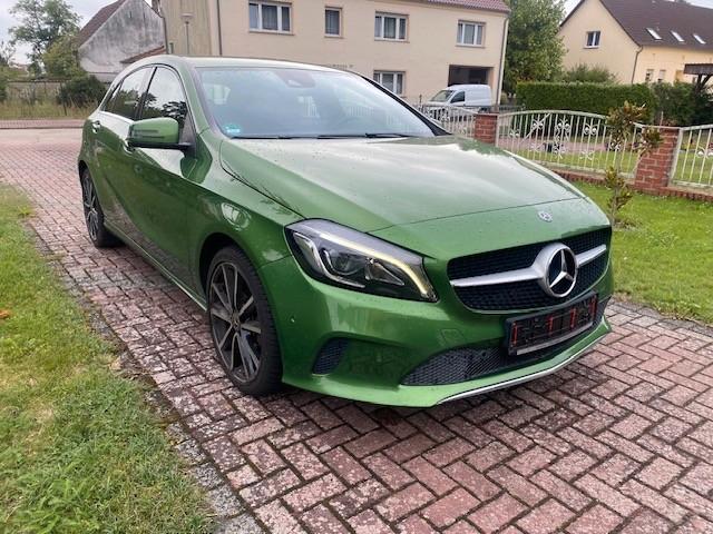 Mercedes-Benz A 180 Urban TÜV Insp. Reifen neu Navi Kamera ra 