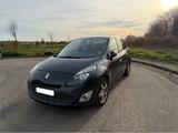 Renault Grand Scenic Automatik 2.Hd AHK PDC - gebrauchte Renault Grand Scenic aus dem Jahr 2010