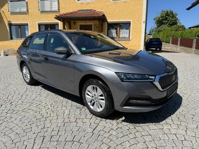 Skoda Octavia 1.5ACT*AHK*PDC*ACC*NAVI*SHZ*HEADUP*WSHZ*