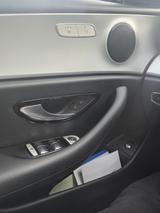 Mercedes-Benz E 220 d T Autom. - - Mercedes-Benz E 220