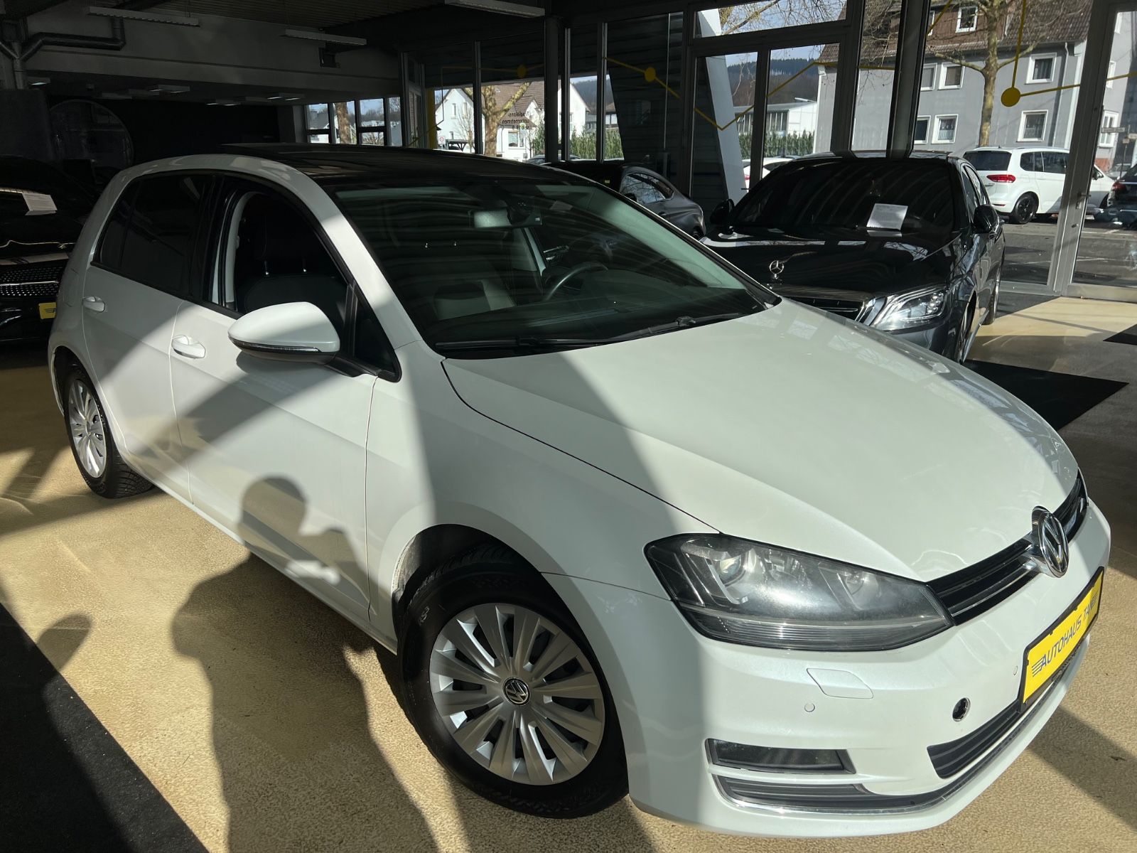 Fahrzeugabbildung Volkswagen Golf VII Lim. 2.0 TDI Highline PANORAMADACH*1.HD