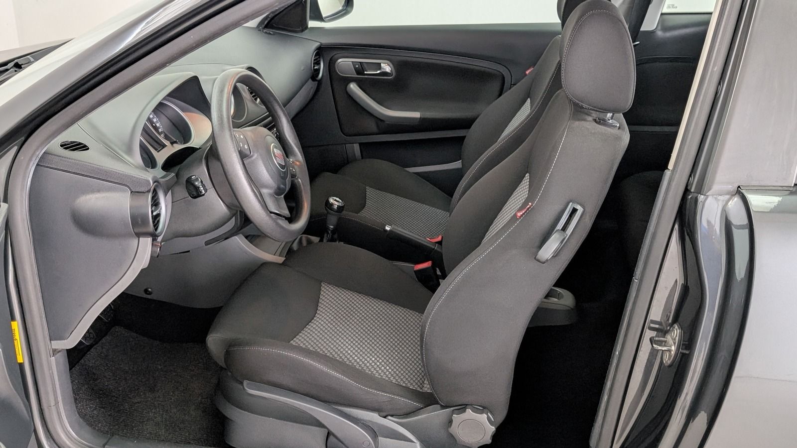 Fahrzeugabbildung SEAT Ibiza 1.4 16V * Klimaaut. * Tempomat * HU 04.27