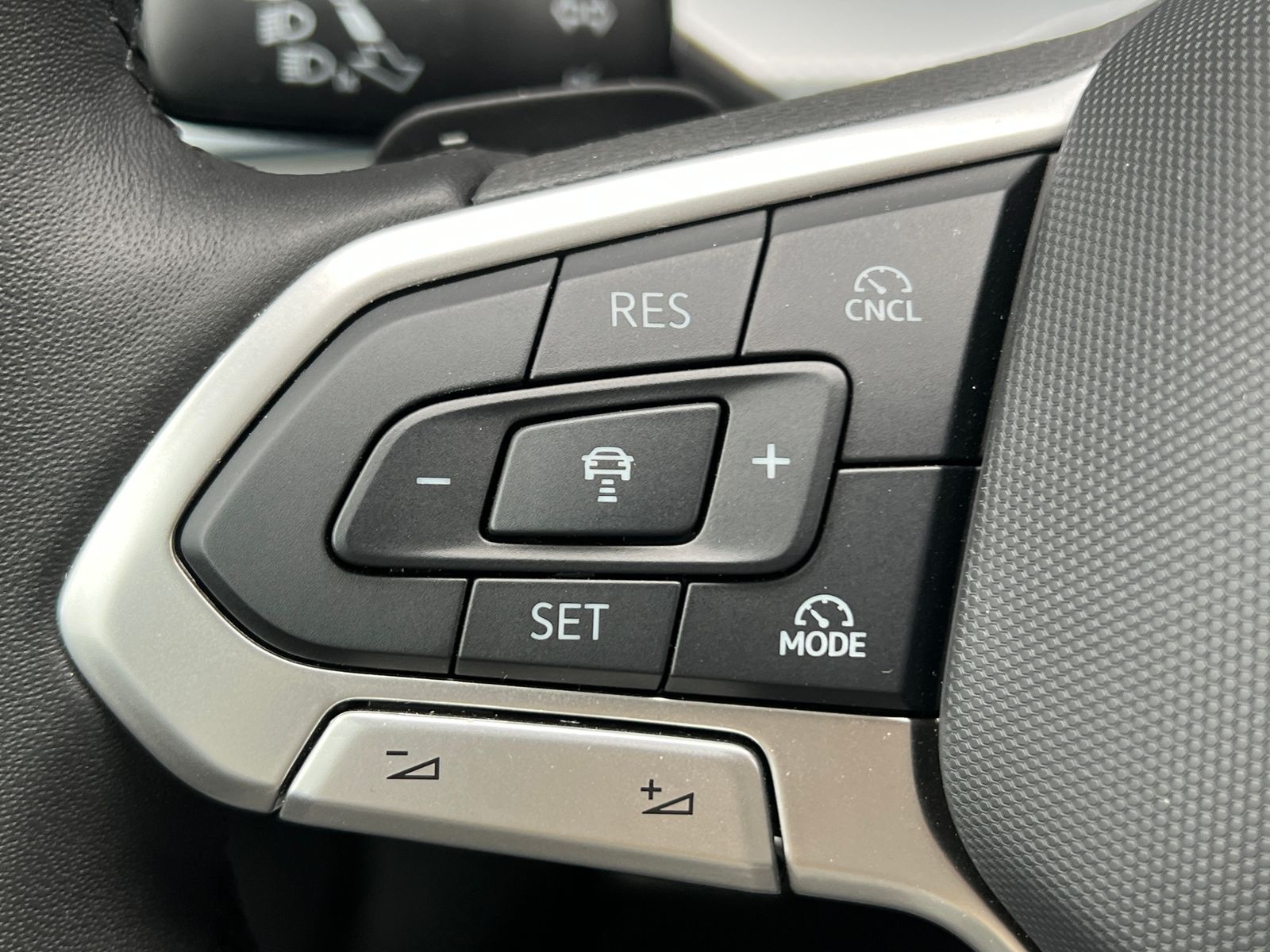 Fahrzeugabbildung Volkswagen Golf VIII Variant GOAL 2.0 TDI DSG *AHK, LED, "P