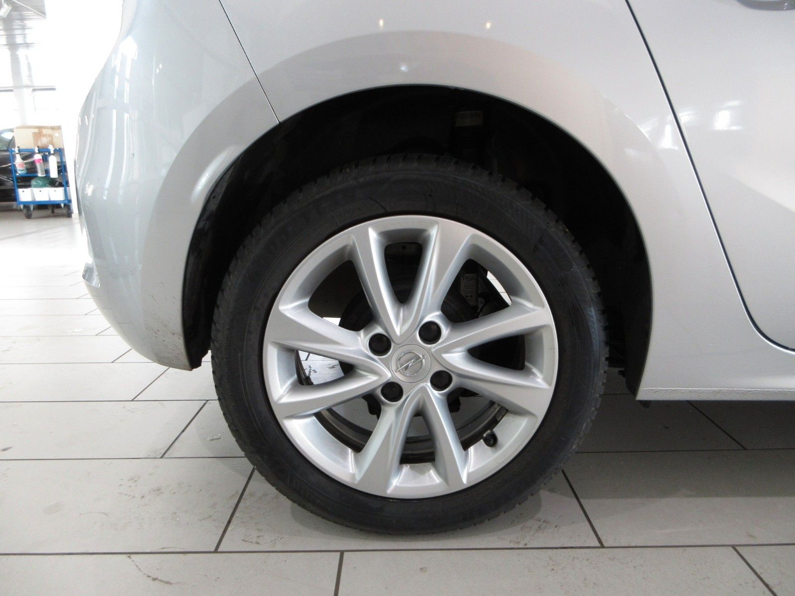 Fahrzeugabbildung Opel Corsa 1.2 T Elegance LED/NAVI/PDC/ALU/TEMPO