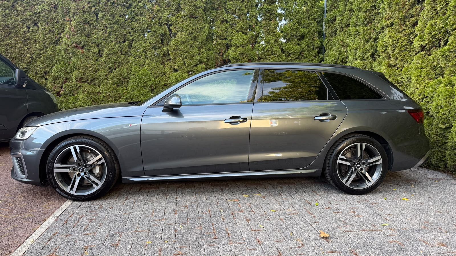 Fahrzeugabbildung Audi A4 40 TFSI 3x S-Line LED+VIRTUAL+MMI+SHZ+PDC+DSP