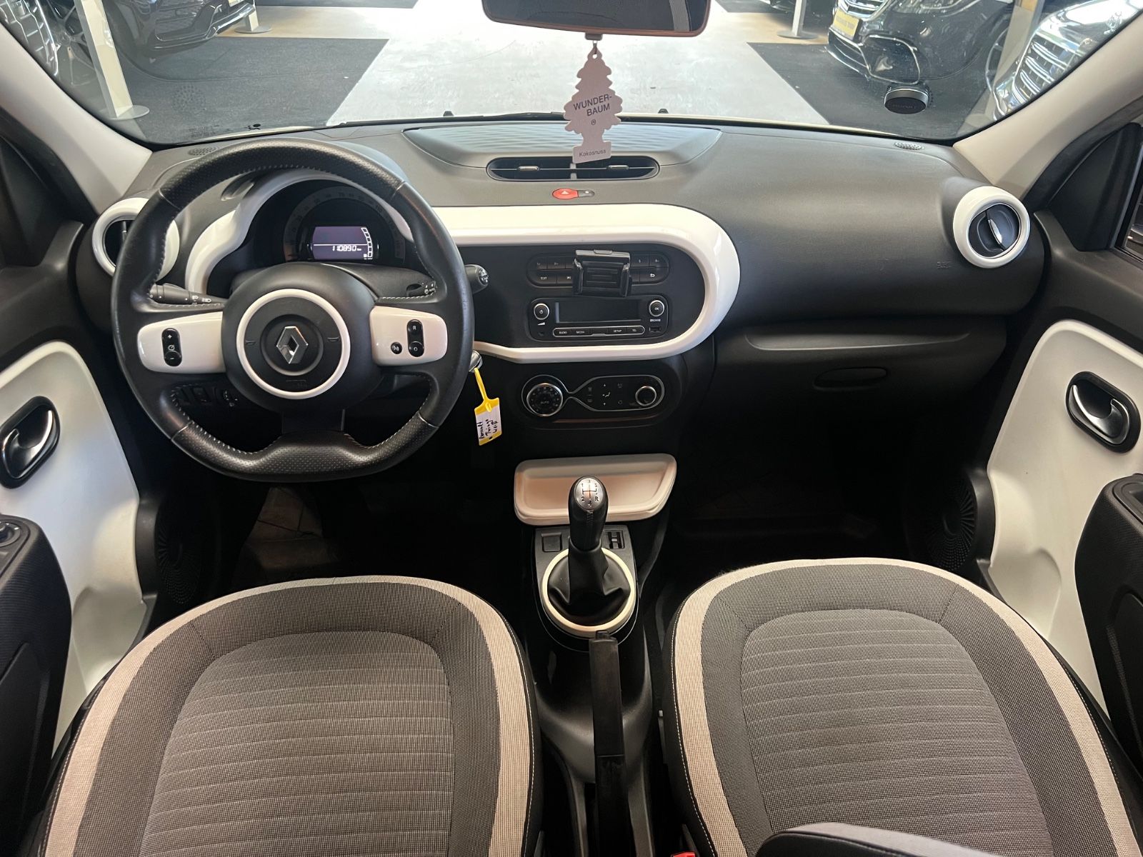 Fahrzeugabbildung Renault Twingo Intens*Spurhalte*PDC*Sitzheizung*