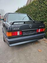 Mercedes-Benz 190 2.5 16V - Mercedes-Benz 190: 2.5