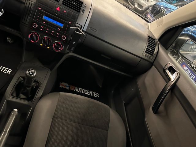 MYAUTOCENTER – Gebraucht- und Jahreswagen mit Werkstattservice in Pfaffenhofen Volkswagen Polo IV Comfortline *TÜV NEU*KLIMA*ELEKTR.FENSTE