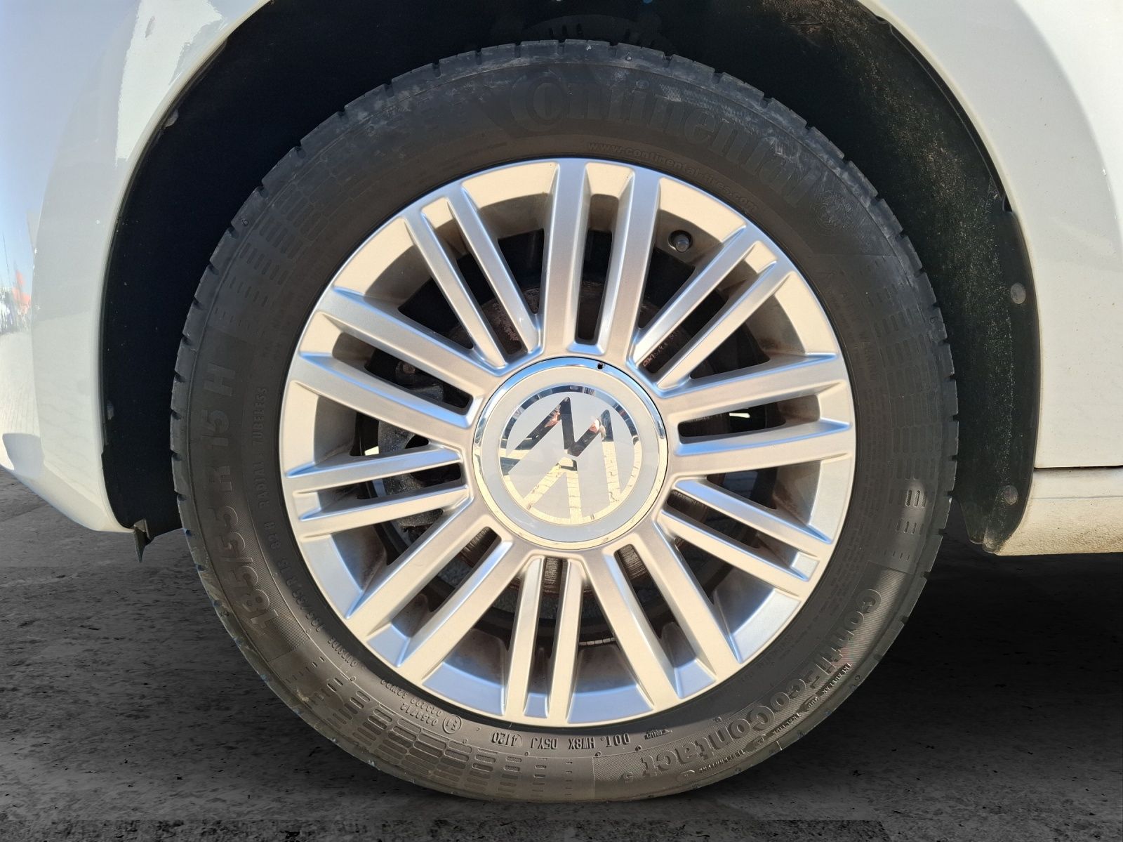 Fahrzeugabbildung Volkswagen up! 1.0 Basis Klima DAB SH