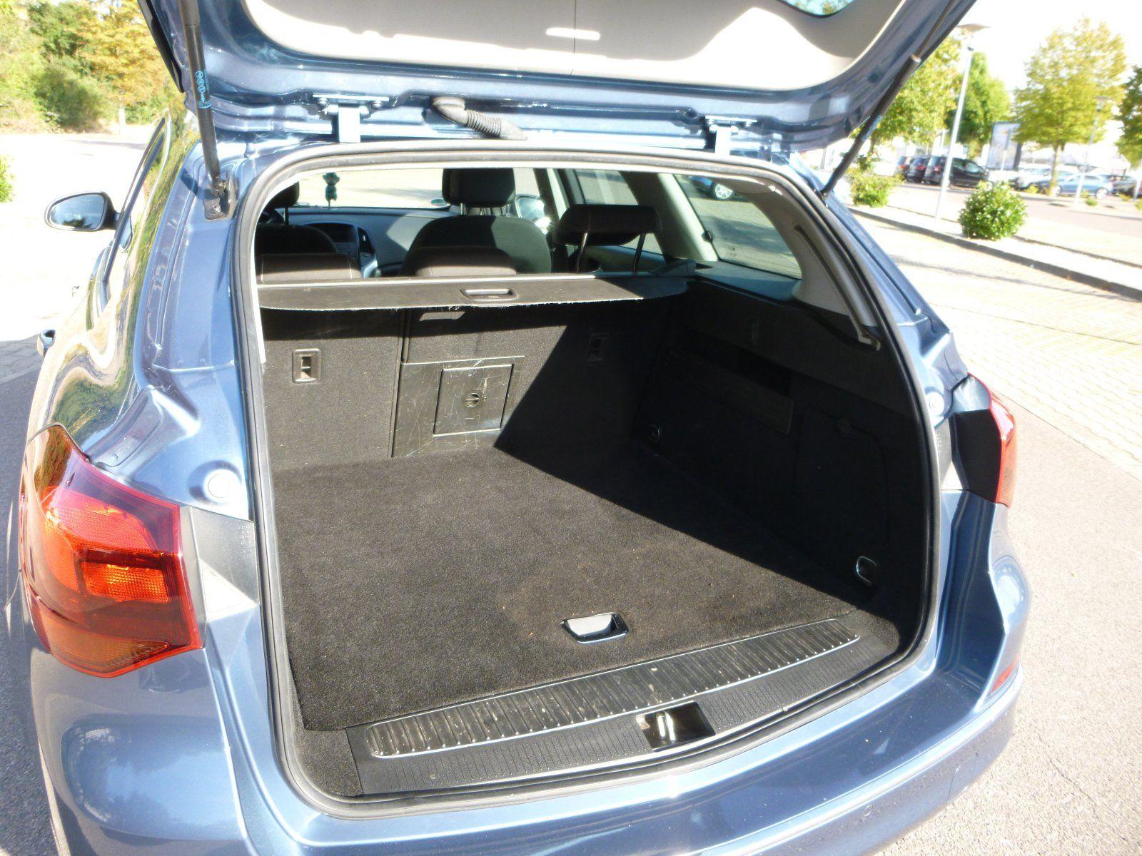 Opel Astra 2014 — photo 10