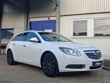 Opel Insignia A Sports Tourer Cosmo - Opel Insignia aus 2009: Tourer Sport
