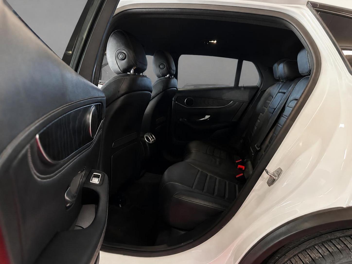 Mercedes-Benz GLC 300 Coupe  4Matic AMG Line  *1.Hd +TMP + LED