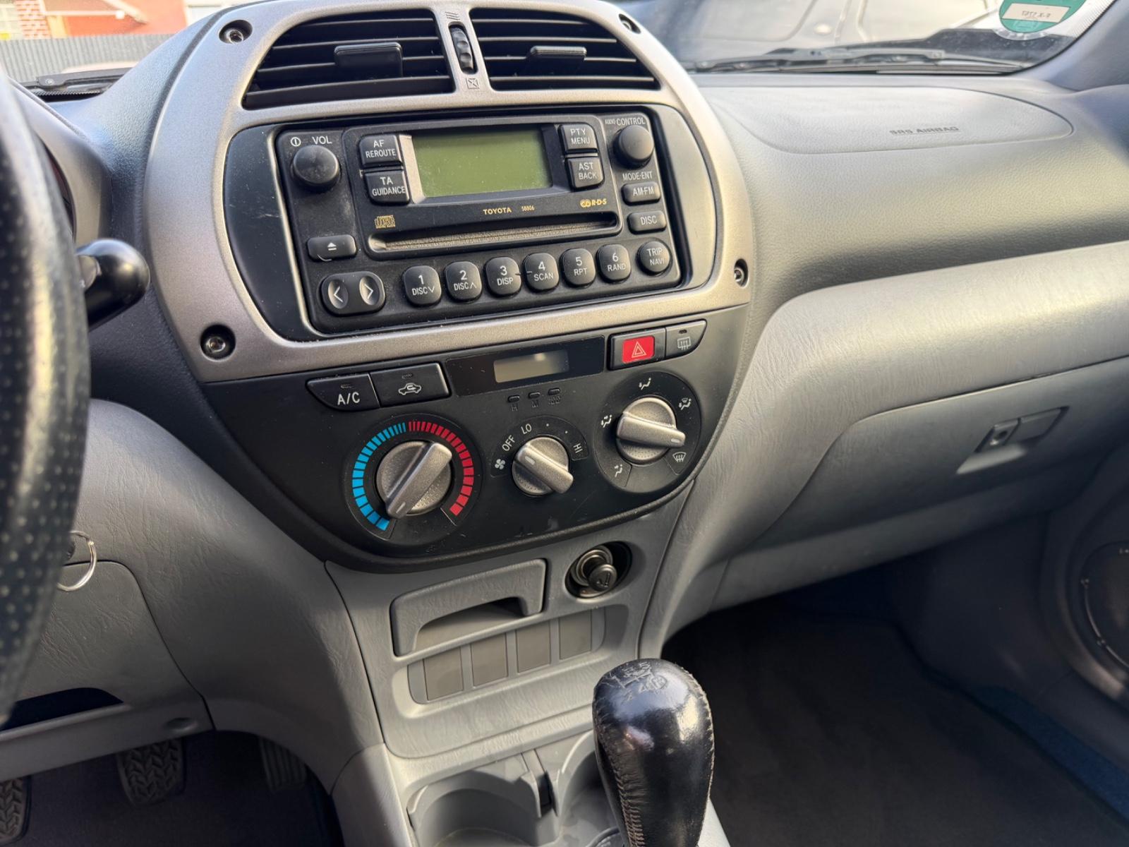 Toyota RAV4 1.8 VVT-i 125 ch Essence • Clim • Pneus toutes saisons • Jantes alliage