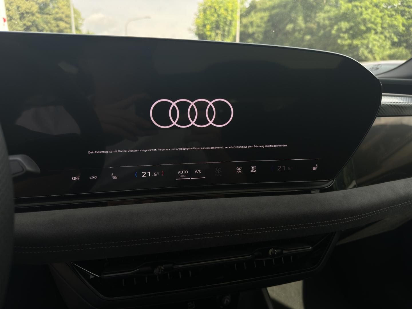 Fahrzeugabbildung Audi A6 Sportback e-tron quattro, Tech pro, Pano, AHK