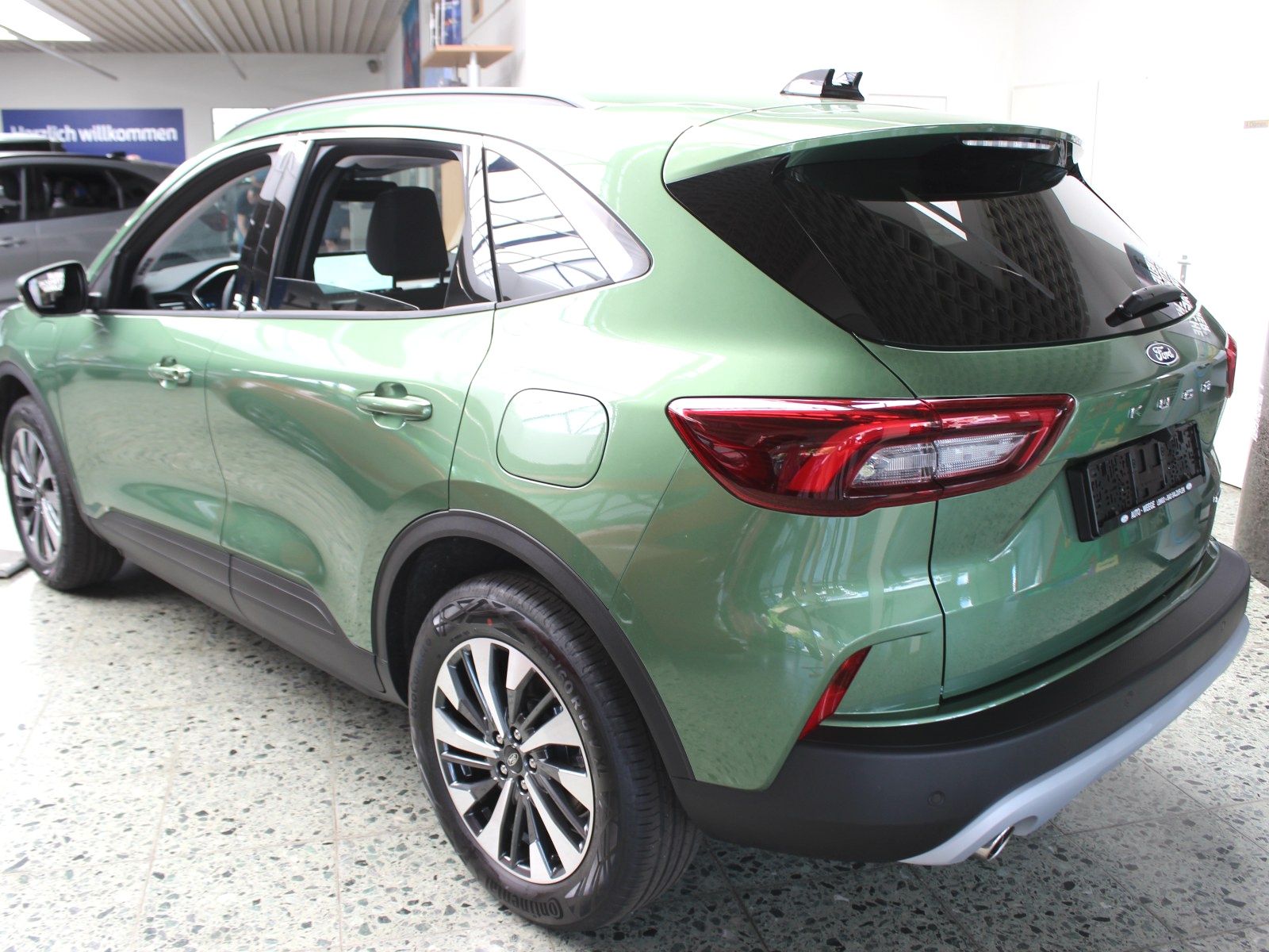 Fahrzeugabbildung Ford Kuga Plug-In Hybrid Titanium