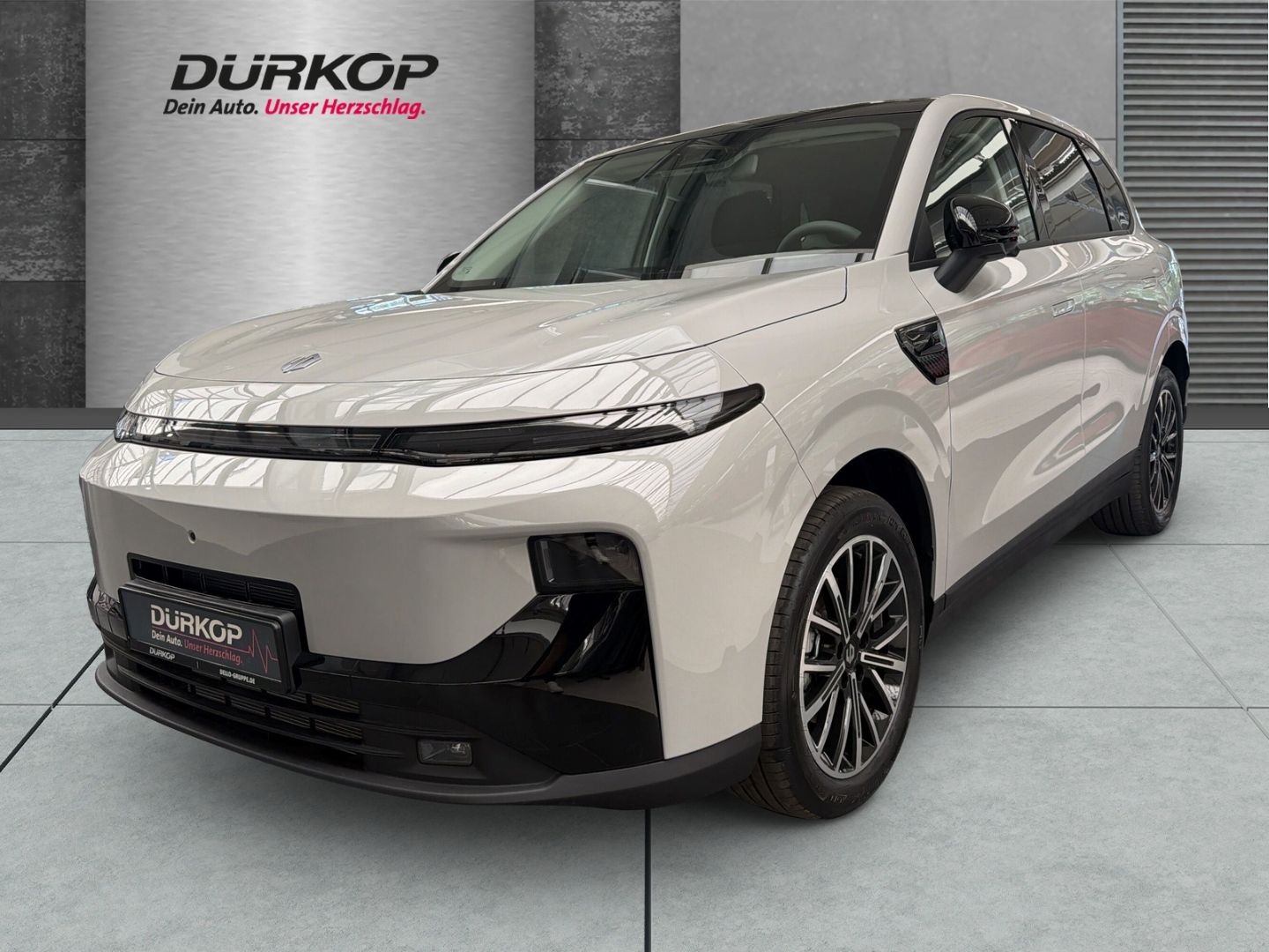 Leapmotor B10 Design HybridEV Range Extended Panorama Navi